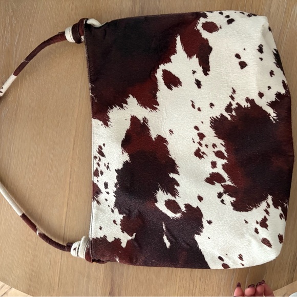 Stylish Cow Print Shoulder Bag - Picture 4 of 5